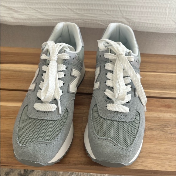 New Balance 574+ Sneaker Worn Once - Picture 4 of 5